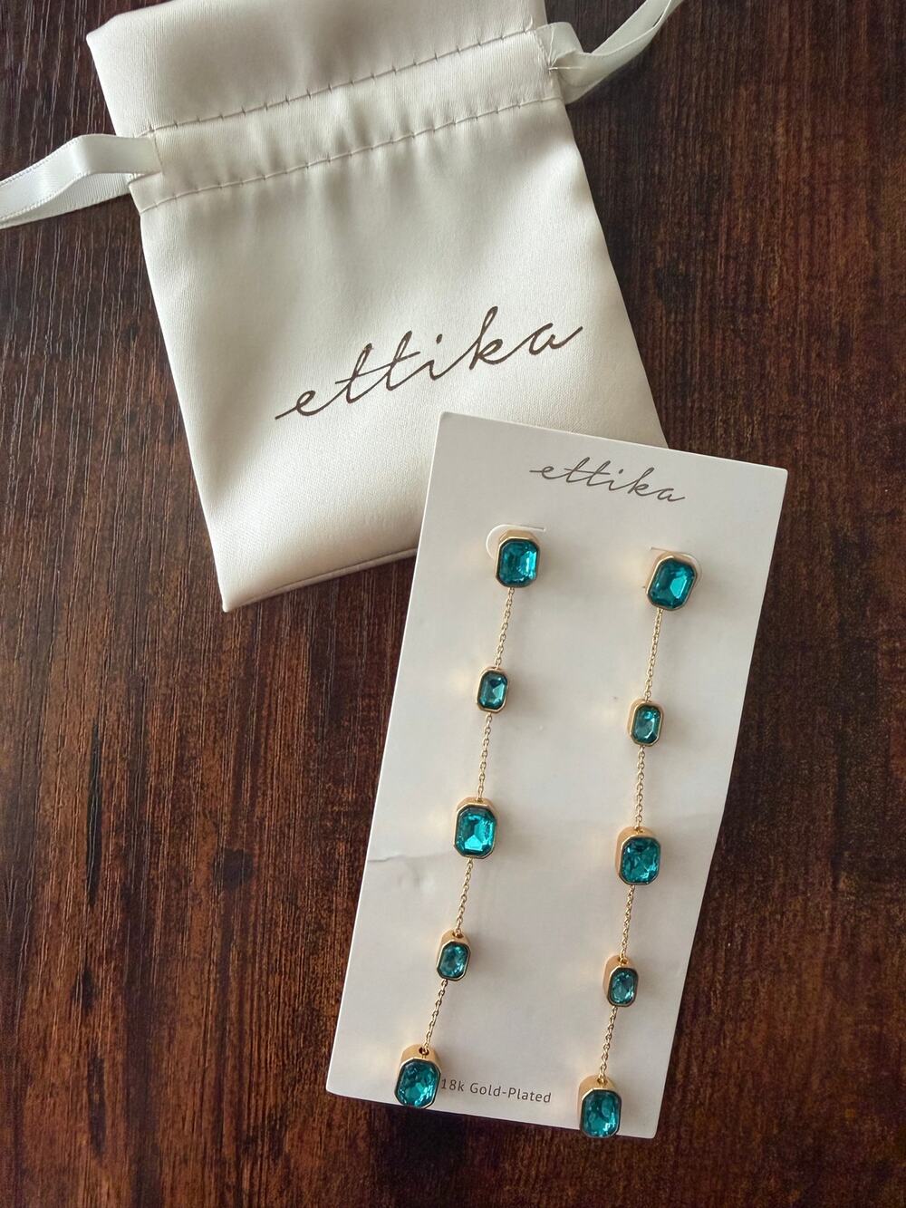 ETTIKA Iconic Linear Earrings